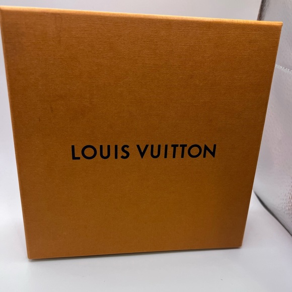 Louis Vuitton Monogram Denim Bob Hat: Unisex - Picture 8 of 10